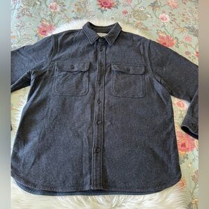 Everlane : Men’s Charcoal Shirt